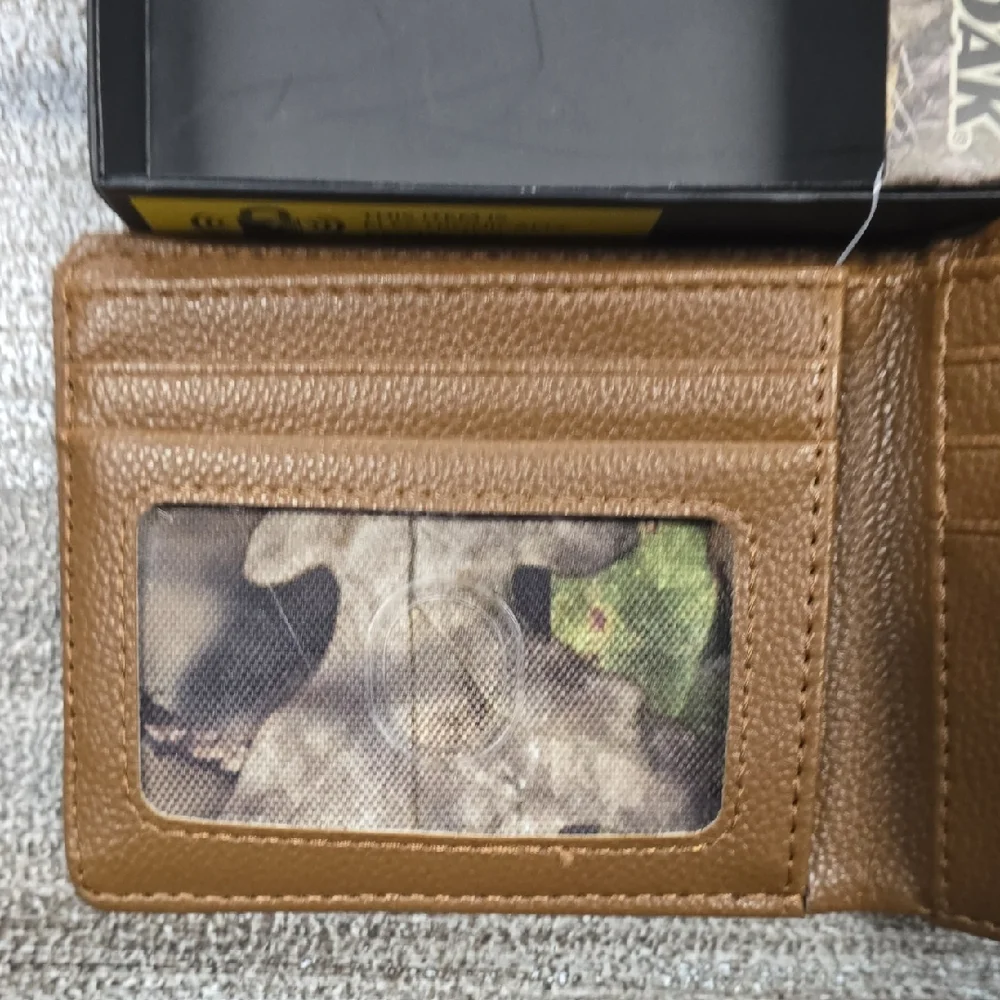 Mossy Oak Brown Bi‑Fold Wallet – Pebble Leather‑Like Texture
